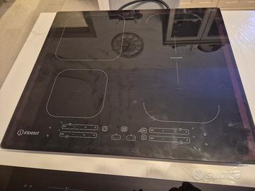 Piano a induzione Indesit difettoso da sistemare