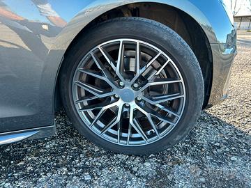 Cerchi in lega da 18 con gomme