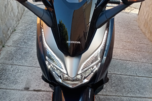 Honda Forza 300