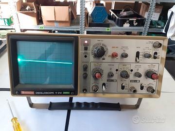 Oscilloscopio Hitachi V 212 20 MHz.