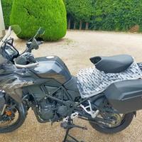 Benelli trk 502 x con accessori