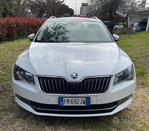 Skoda Superb Wagon 2.0 TDI 190 CV SCR DSG L&K
