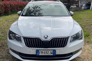 Skoda Superb Wagon 2.0 TDI 190 CV SCR DSG L&K