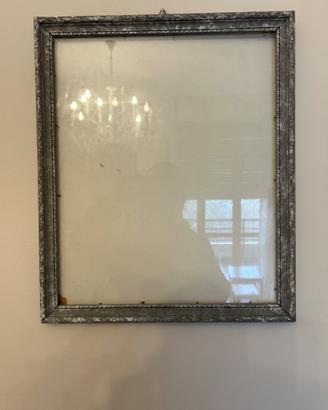 Cornice shabby grigio