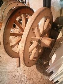 Ruote di carro antiche + assali in ferro