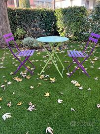 Tavolo e sedie da giardino