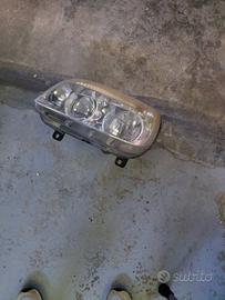 Faro fiat doblo'