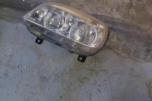 Faro fiat doblo'