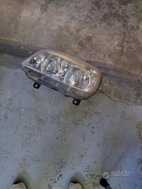 Faro fiat doblo'