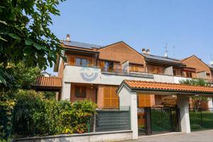 Villetta a schiera di 164 m² con 5 locali e box au