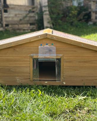 Casetta in legno per gatti/cani di piccola taglia
