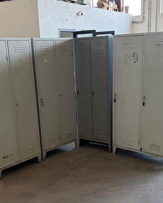 4 ARMADIETTI SPORCO/ PULITO VARIE MISURE 