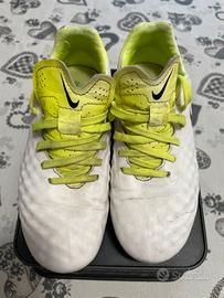 Scarpe calcio Nike  n. 32