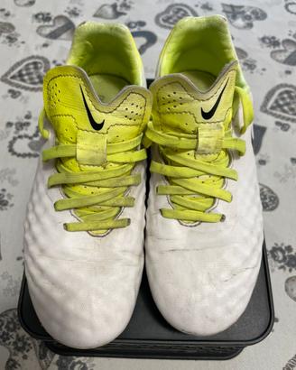 Scarpe calcio Nike  n. 32