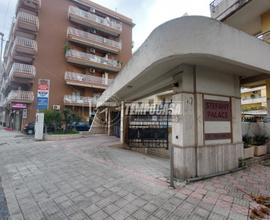 AMPIO BOX AUTO IN CENTRO A MILAZZO.