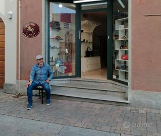  ATTIVITÀ di CALZOLAIO a CARMAGNOLA 