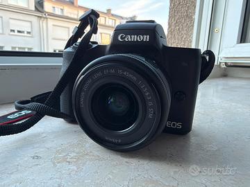 CANON M50 Mark II +obiettivo EF-M 15-45mm IS STM
