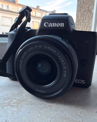 CANON M50 Mark II +obiettivo EF-M 15-45mm IS STM