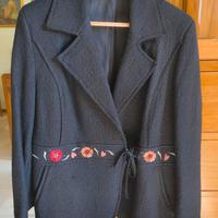 Giacca nera da donna in lana e viscosa con ricamo