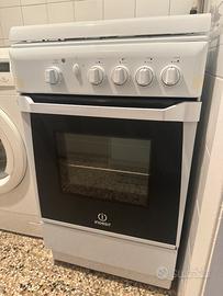 Cucina  indesit