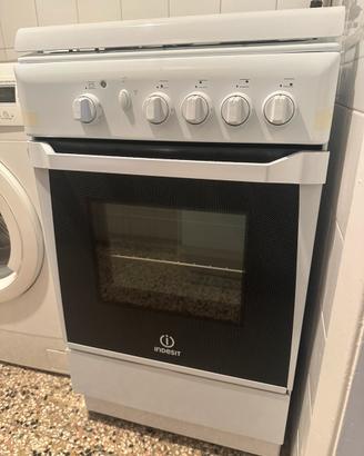 Cucina  indesit