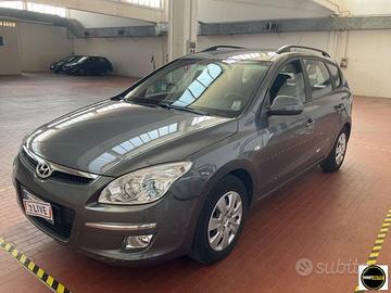 HYUNDAI i30 SW Benzina-57.000 Km-Neopatentati