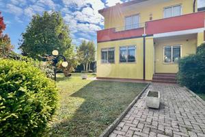 VILLA A SCHIERA D'ANGOLO A SAONARA