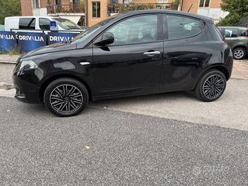 LANCIA YPSILON 1.0 FireFly HYBRID 70CV - DICEMBRE 