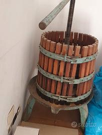torchio spremi uva manuale