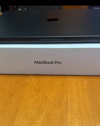 MacBook Pro M3 Pro 16 pollici, 512GB SSD 18 GB RAM