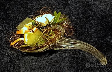 Fiore di vetro con fioretti sintetici