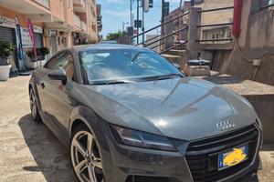 Audi TT mk3 2.0 benzina cambio manuale 