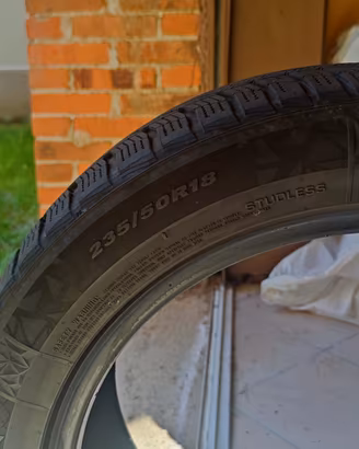 N. 4 GOMME INVERNALI 235 50 R18