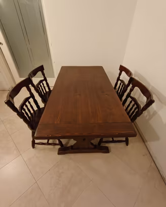 Tavolo e sedie