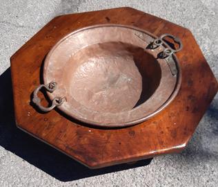 Braciere esagonale antico in noce Massiccio 