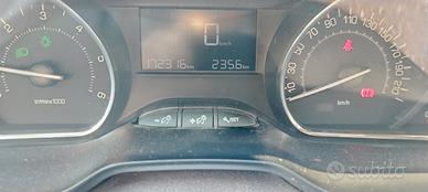 Peugeot 2008 del 2015 diesel - x neopatentati