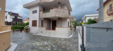 Appartamento per mesi estivi a Tortora last minute