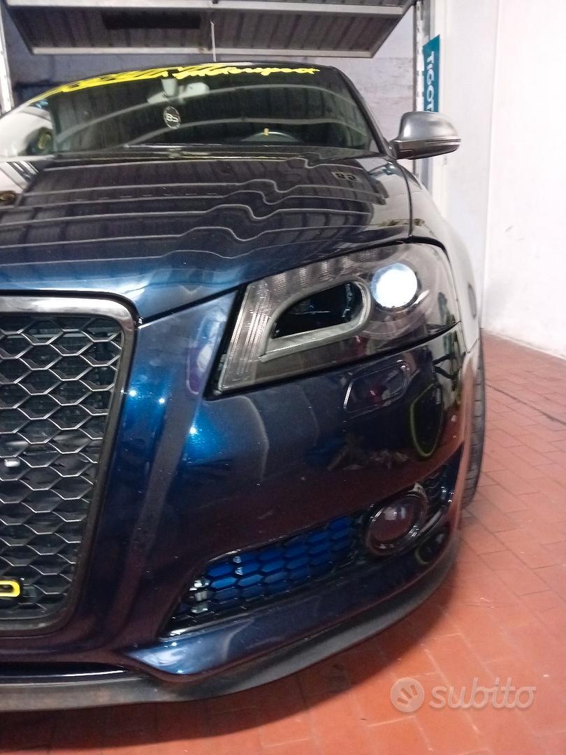 Tappetini in Velluto Audi A3 8P: L'Upgrade Originale per Interni Top