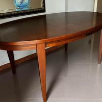 Tavolo ovale allungabile