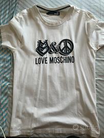 T-shirt love moschino