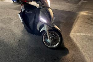 Beverly 300 ABS ASR 2018 – 21.000 km