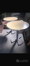 Coppia di TAVOLINI  rotondi da esterno / veranda.