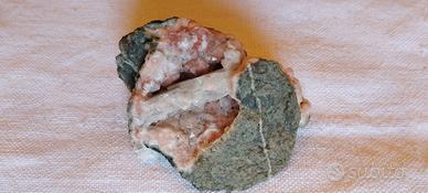 Apofillite su analcime cristalli (Alpe Siusi-BZ)