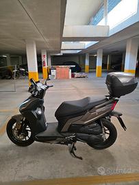 Kymko 125 S con 4000 Km con bauletto