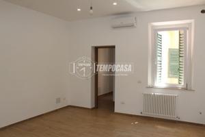 APPARTAMENTO IN BIFAMILIARE - COMPLETAMENTE RISTRU