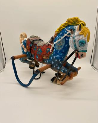 Cavallo a dondolo gioco giostra giocattolo