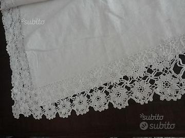 Lenzuolo all'uncinetto