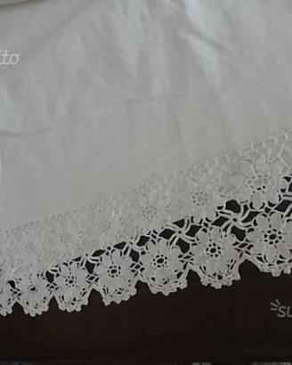 Lenzuolo all'uncinetto