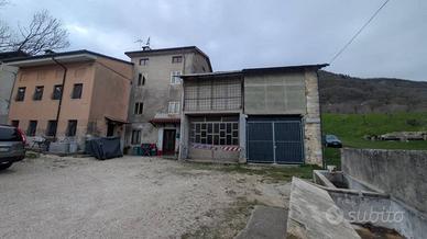 Rustico / Casale di 145 m² con 3 locali a Valdagno