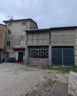 Rustico / Casale di 145 m² con 3 locali a Valdagno